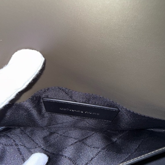 Michael Kors Olive Men's Bag - Picture 7 of 10